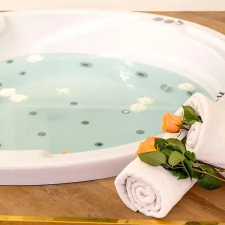 Apartament Jacuzzi Opera *