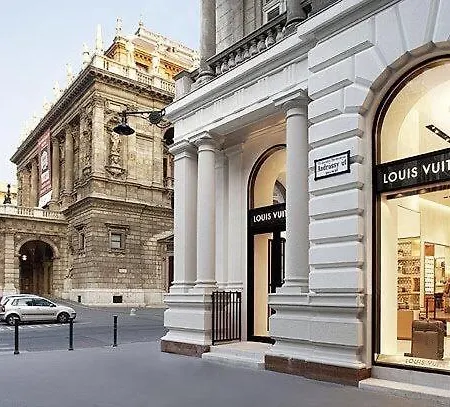 Jacuzzi Opera Budapest