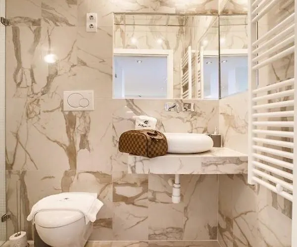 Jacuzzi Opera Apartament