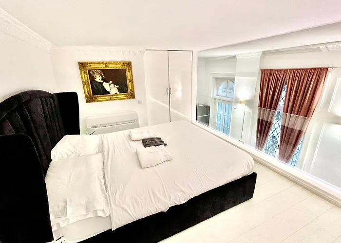 Jacuzzi Opera Apartament *