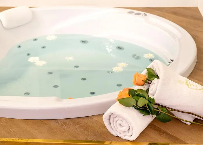 Apartament Jacuzzi Opera *