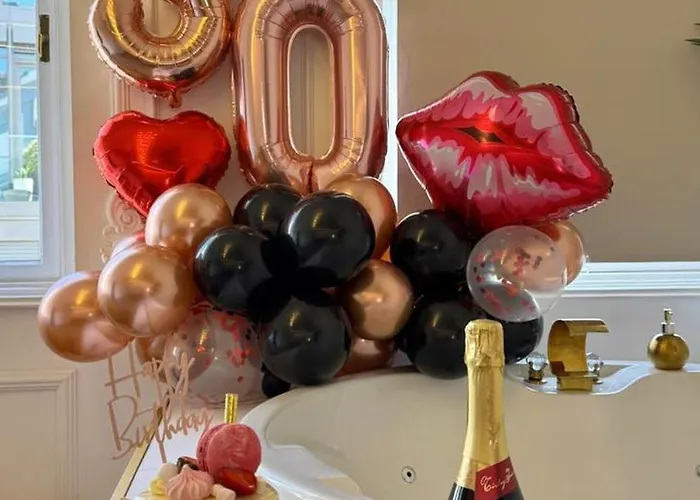 Jacuzzi Opera Apartament *