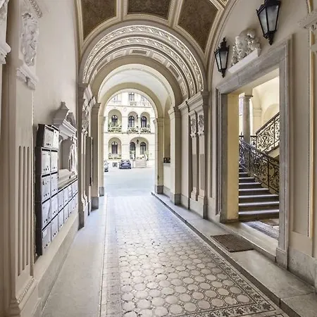 公寓 Jacuzzi Opera